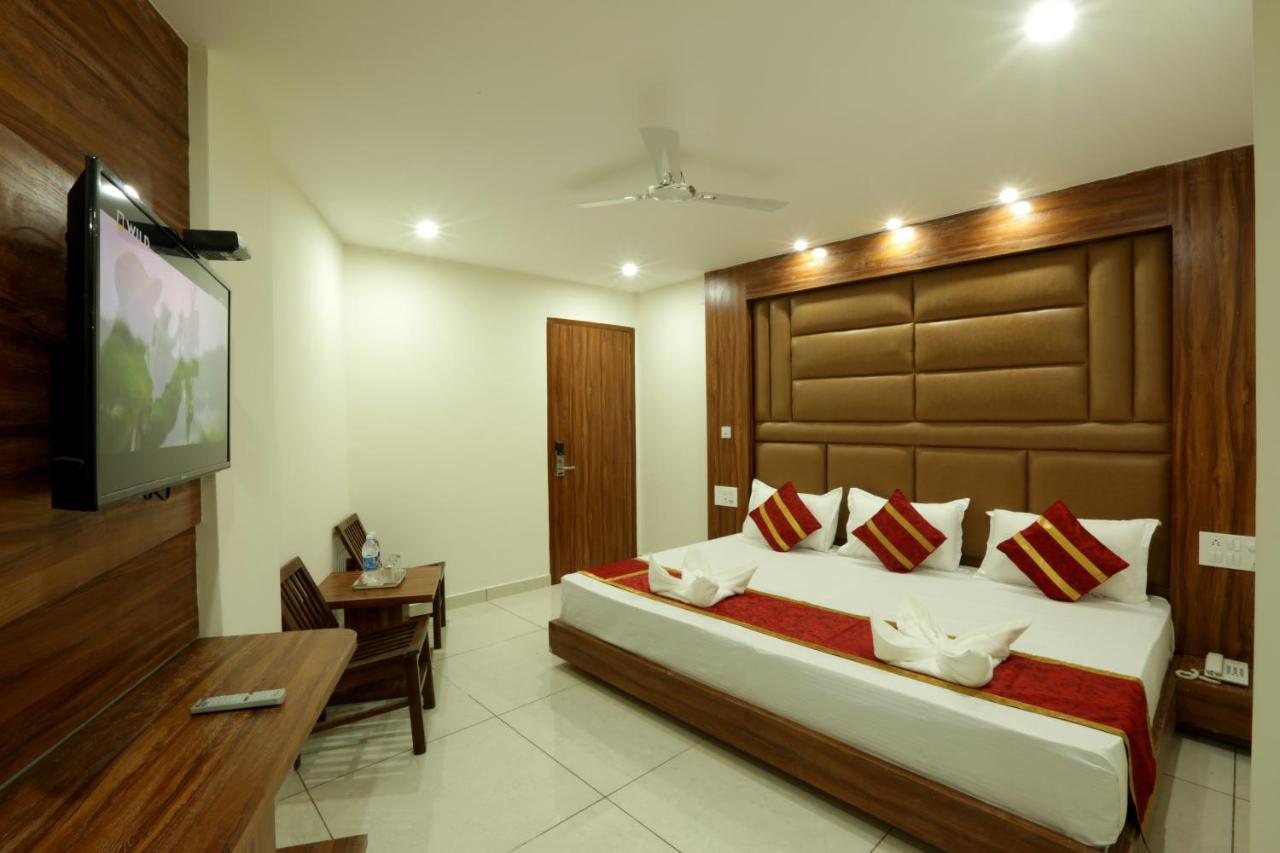 Hotel Katra Grand Exterior photo